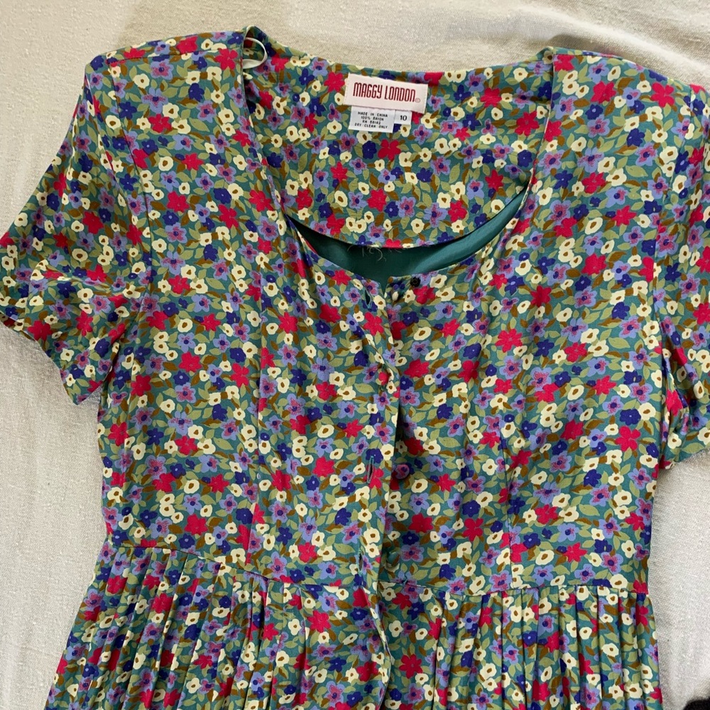 Vintage Maggie London floral dress! Size 10!